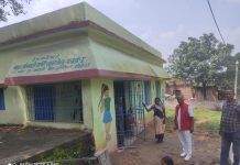 मुखिया के निरीक्षण के दौरान आंगनबाड़ी केंद्र 1 से गायब मिली सेविका